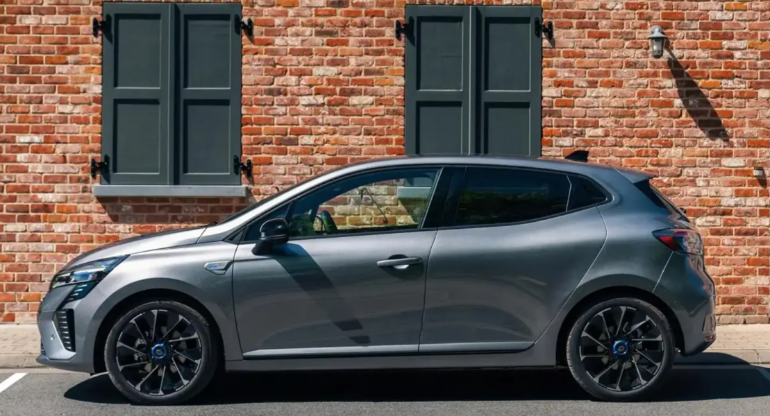 Шестое поколение Renault Clio получит гибридную установку E-Tech и новый дизайн.png Шестое поколение Renault Clio получит гибридную установку E-Tech и новый дизайн.png