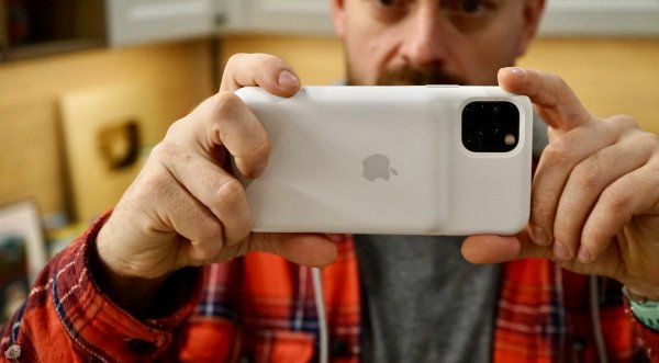 Обзор кейса Apple Smart Battery Case для iPhone 11 Pro Max.jpg